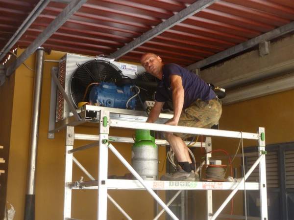 Installazione di unità motocondensante esterna per impianto di conservazione pelli grezze