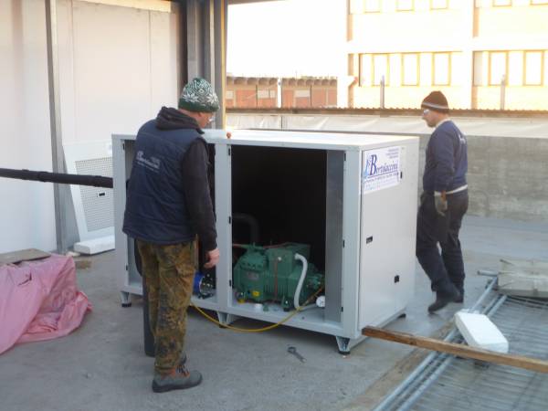 Installazione unita' motocondensante esterna per cella frigo conservazione pelli grezze